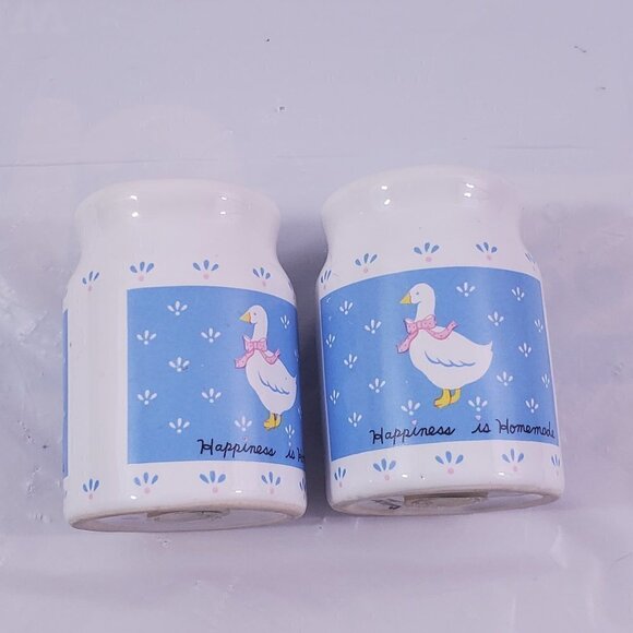 VTG 1987 HAPPINESS IS HOMEMADE Geese 2 Piece Ceramic Salt & Pepper Shaker Set - Picture 4 of 15